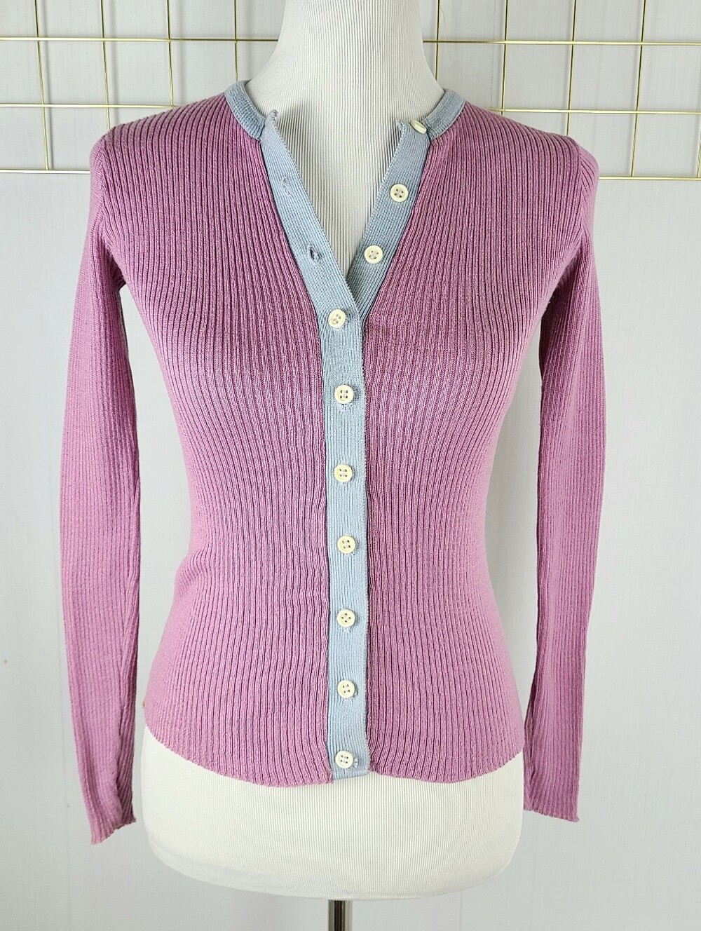 Wayne Rogers and His Granny Takes A Knit Contrast Trim Vintage Cardigan Sweater